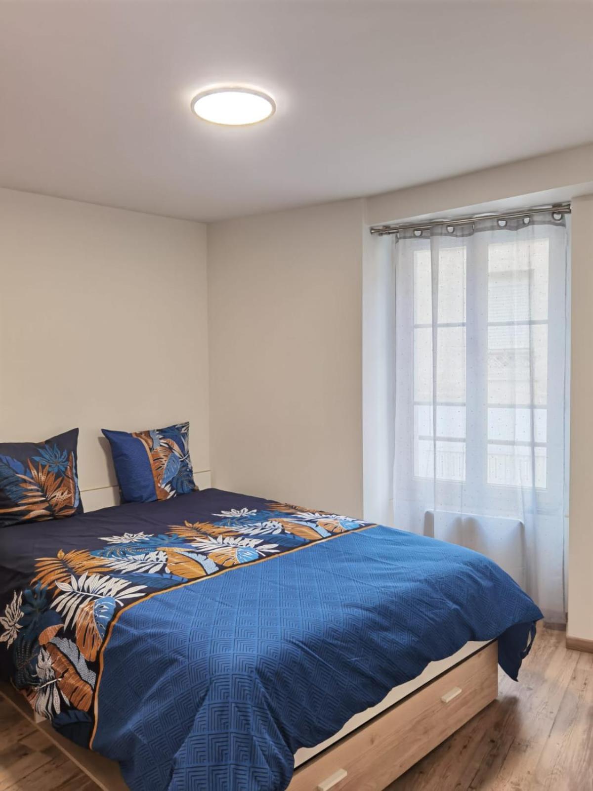 Apartment Hyper-centre Melun, 2 Pieces, Wi-fi Et Netflix *