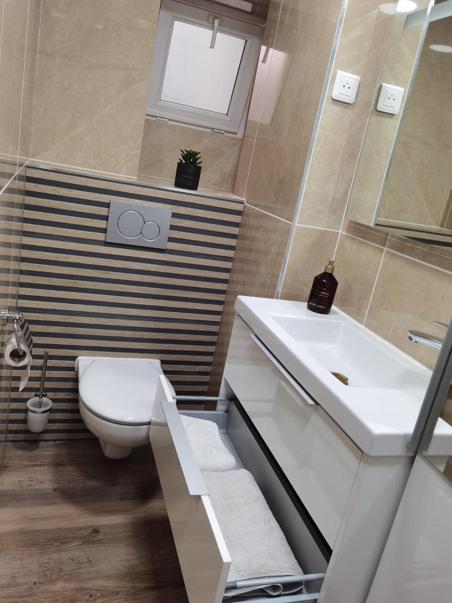 Apartment Hyper-centre Melun, 2 Pieces, Wi-fi Et Netflix